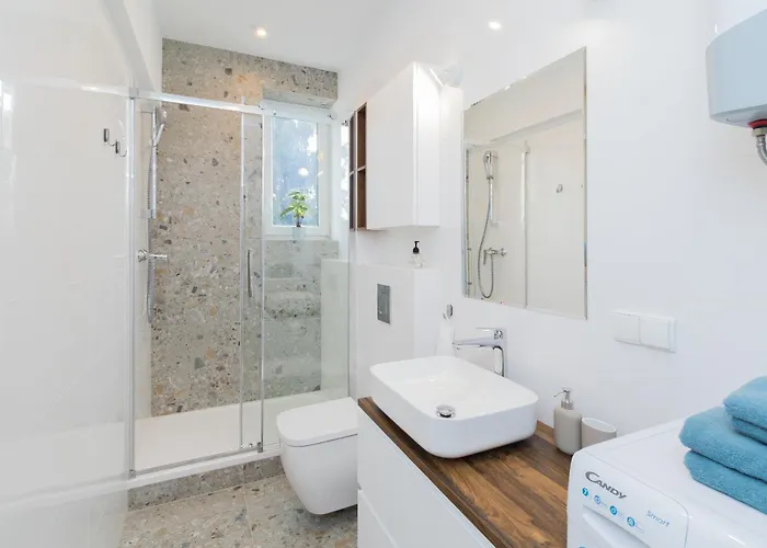 Glow Apartments, Poczty Polskiej Główny