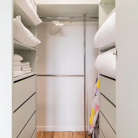 Glow Apartments, Poczty Polskiej Glowny *